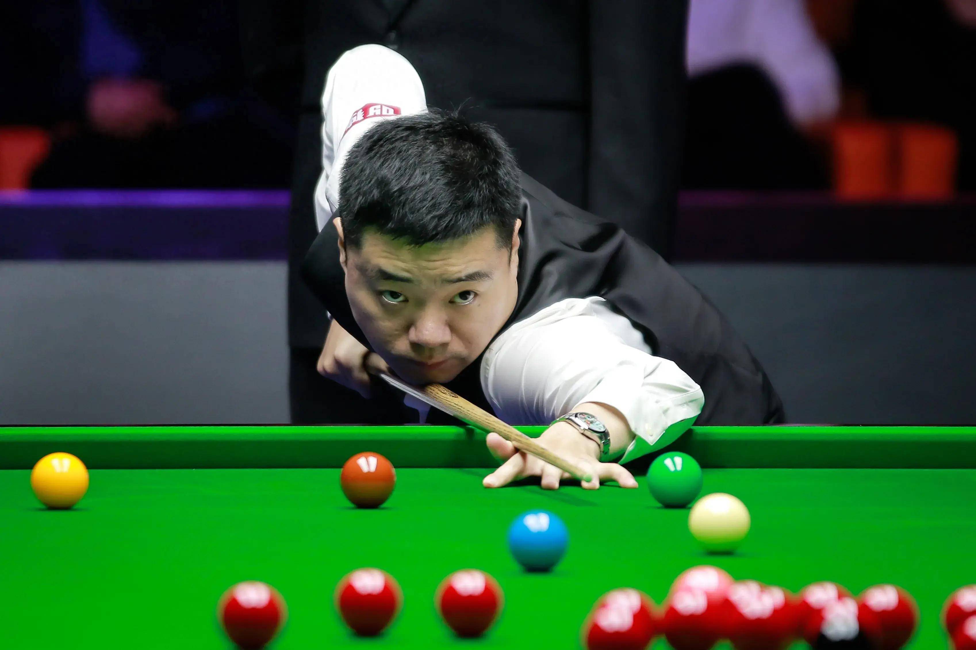 球在国际舞 球在国际舞