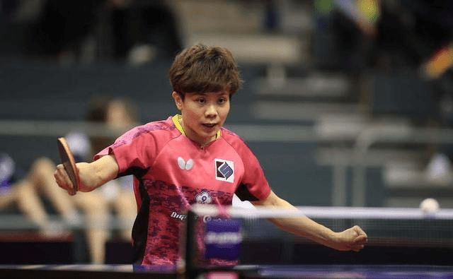 手里拿着篮 手里拿着篮