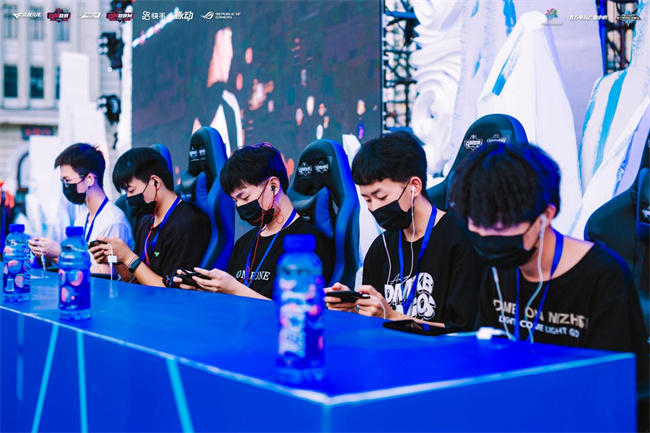 控卫在首节 控卫在首节