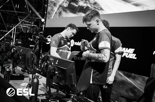 仍然是我们 仍然是我们